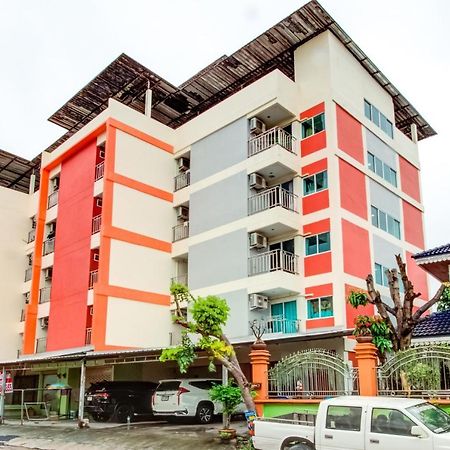 Oyo 75337 Ponpaipan1 Hotell Bangsaen Exteriör bild