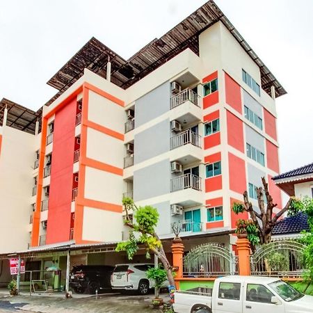 Oyo 75337 Ponpaipan1 Hotell Bangsaen Exteriör bild