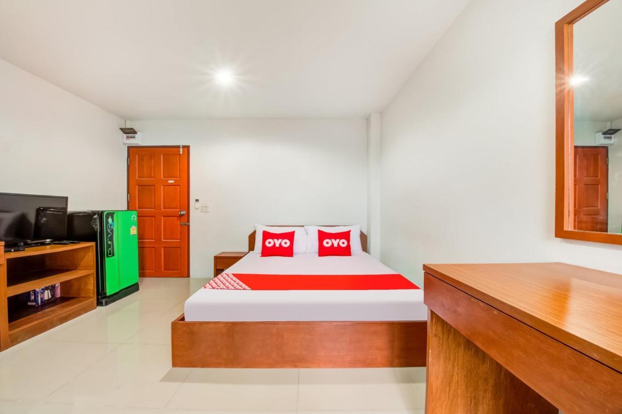 Oyo 75337 Ponpaipan1 Hotell Bangsaen Exteriör bild
