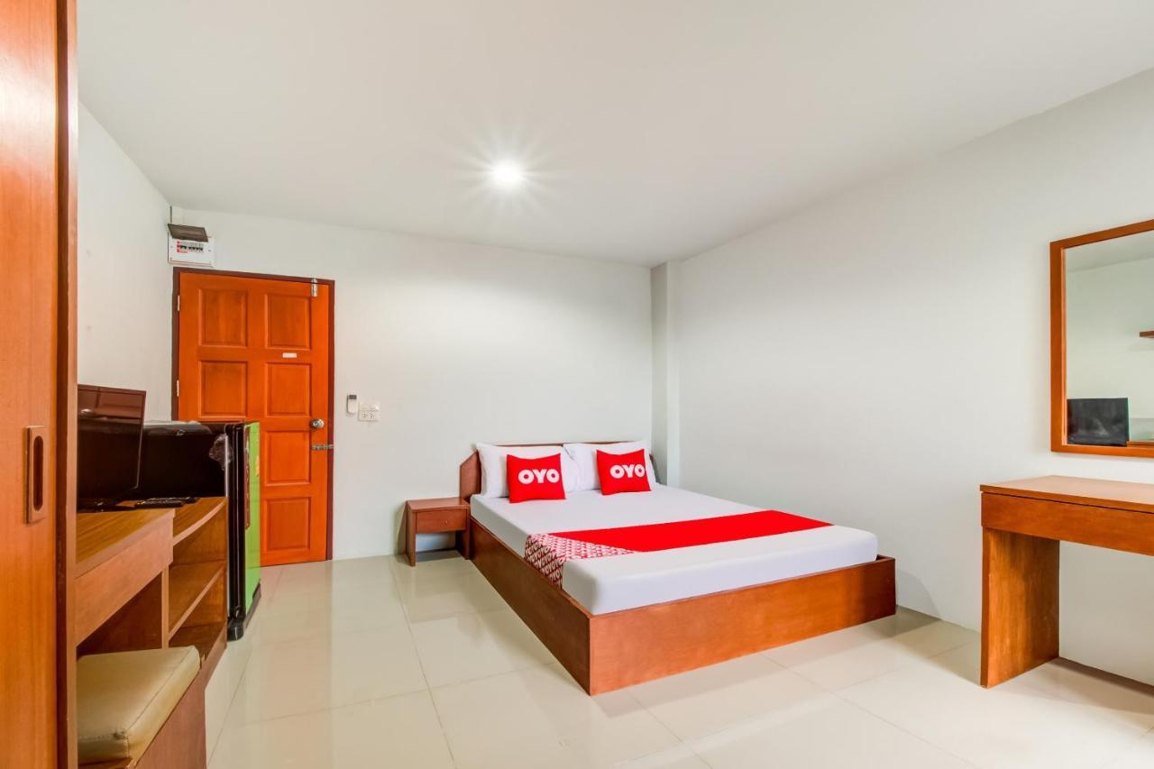 Oyo 75337 Ponpaipan1 Hotell Bangsaen Exteriör bild