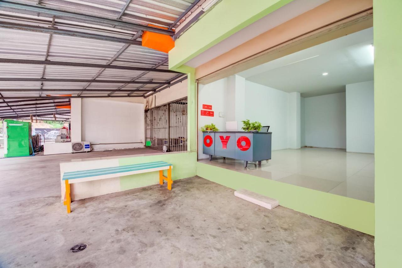 Oyo 75337 Ponpaipan1 Hotell Bangsaen Exteriör bild