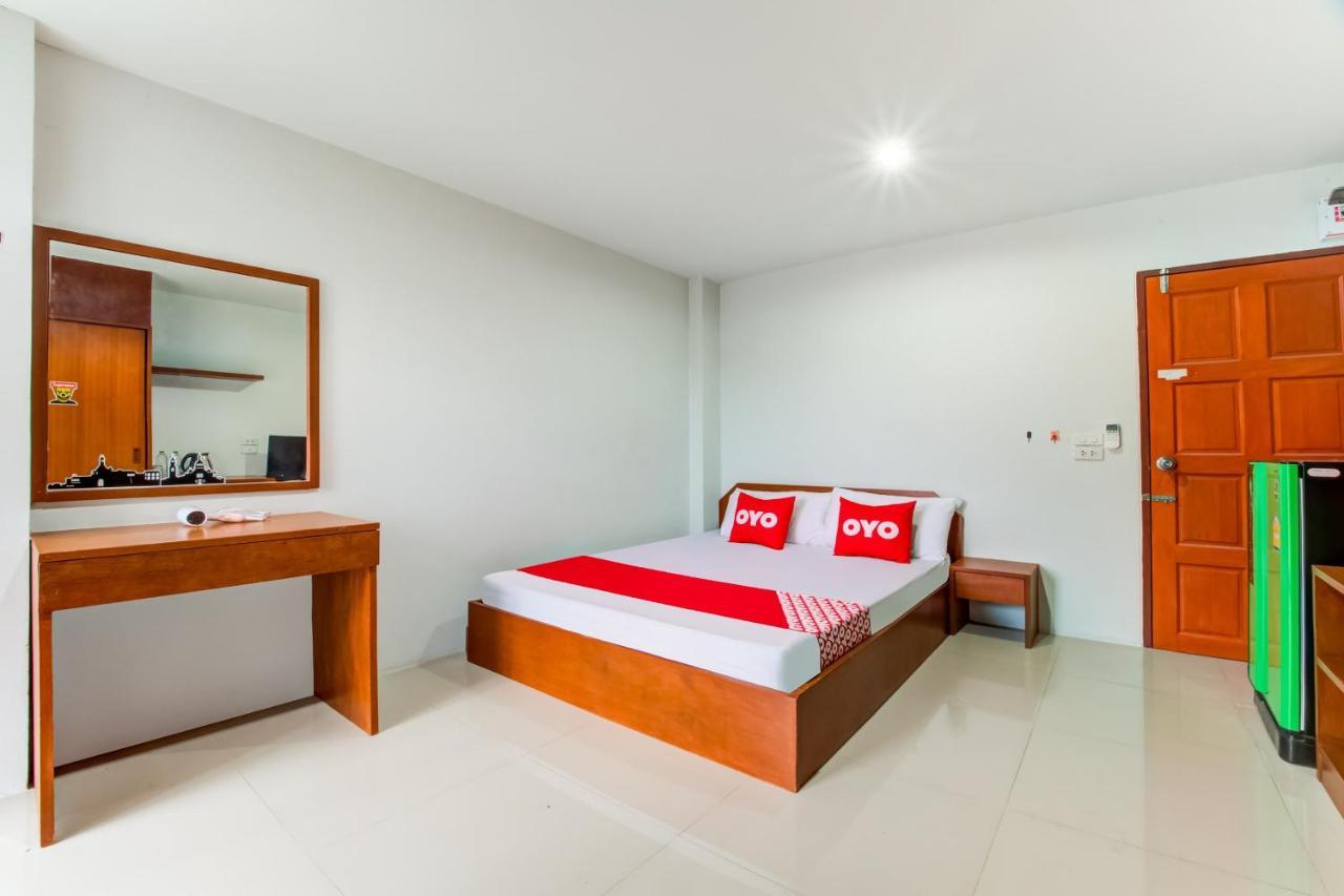 Oyo 75337 Ponpaipan1 Hotell Bangsaen Exteriör bild