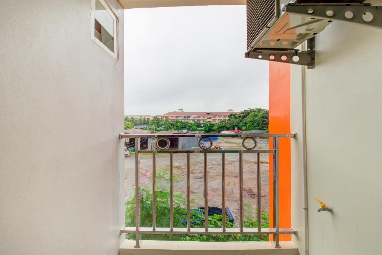 Oyo 75337 Ponpaipan1 Hotell Bangsaen Exteriör bild