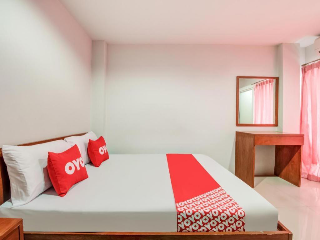 Oyo 75337 Ponpaipan1 Hotell Bangsaen Exteriör bild